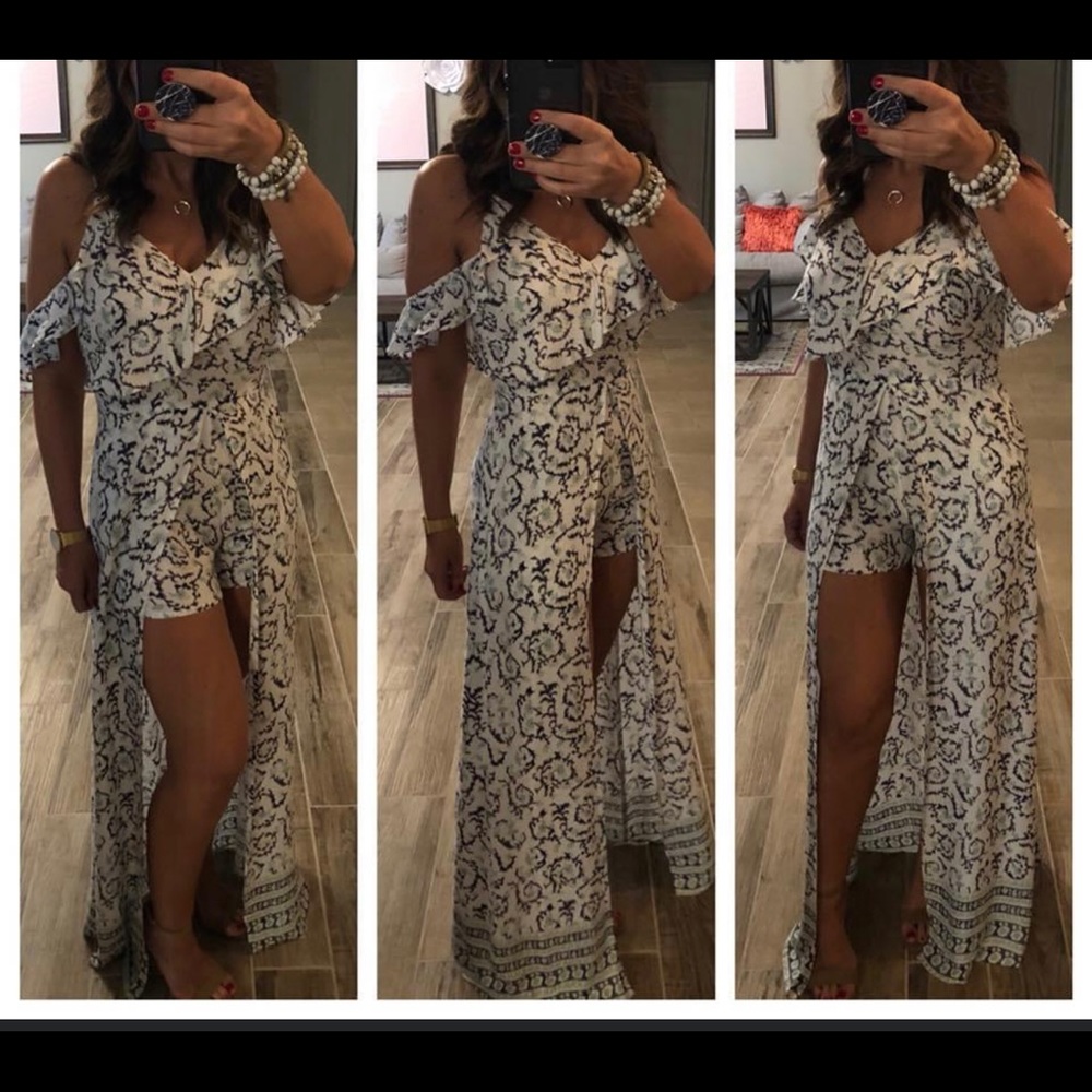 Super cute shorts/dress romper!